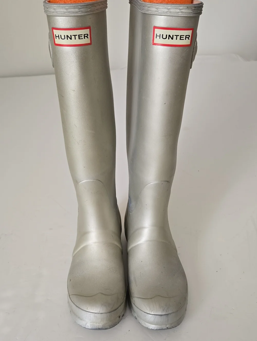 Hunter Boots Women’s Original Tall Rain Boots in Gold, size 7